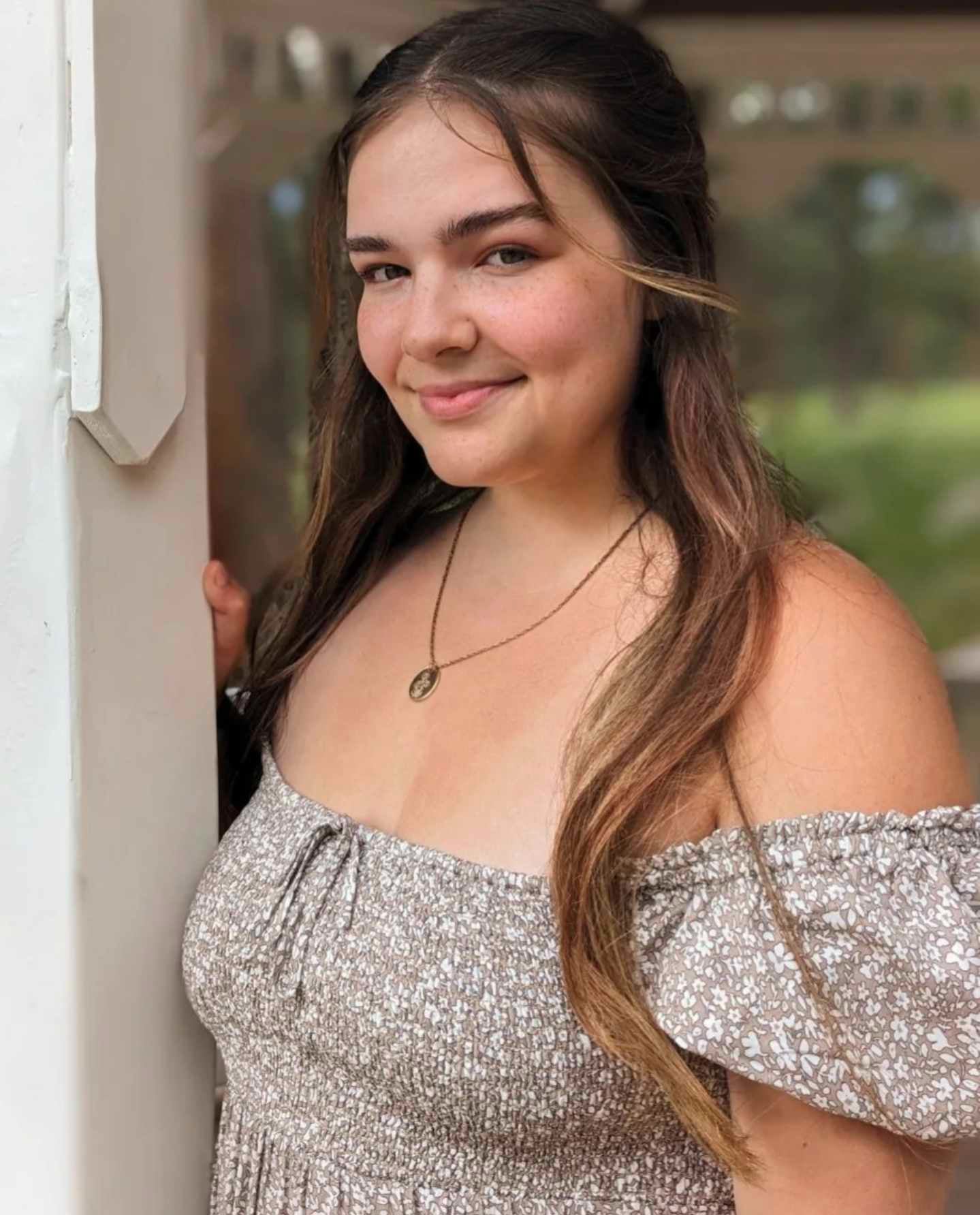 Picture of Illustrator Syndey Edwards
Click to go to her Instagram page.